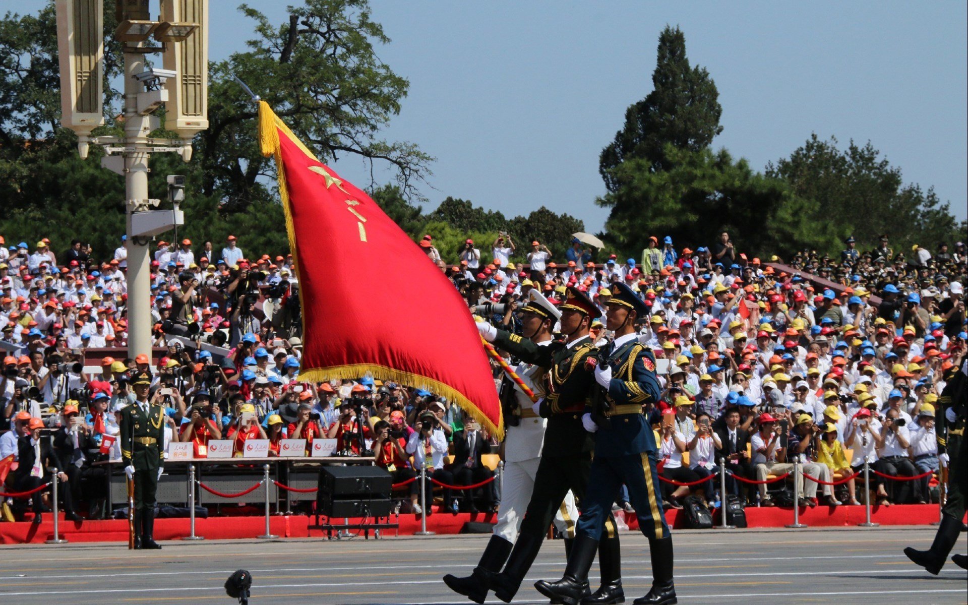 “最后一击定乾坤——全场焦点瞬间,燃爆全场”,最后一击歌词